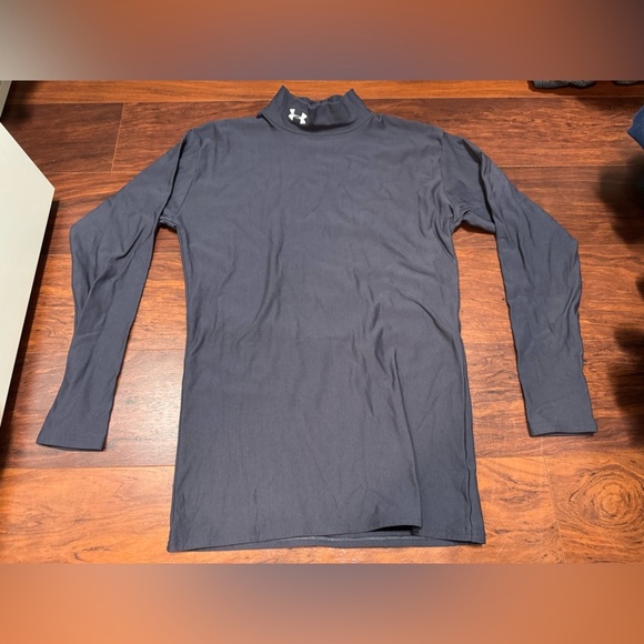 Under Armour Black Performance Top - Picture 2 of 5